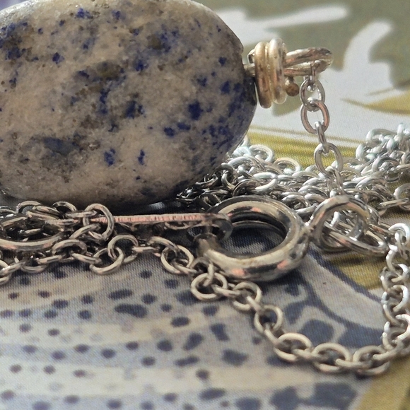 Lapiz Lazuli Pendant On A Silver   Necklace - Picture 5 of 9
